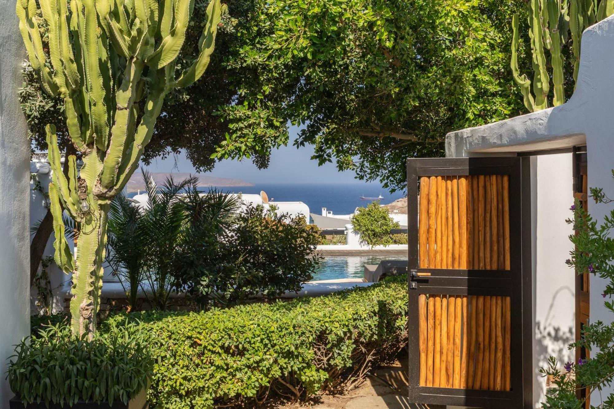 Myconian Platinum Senior & Deluxe Villas Kalafati Exteriör bild